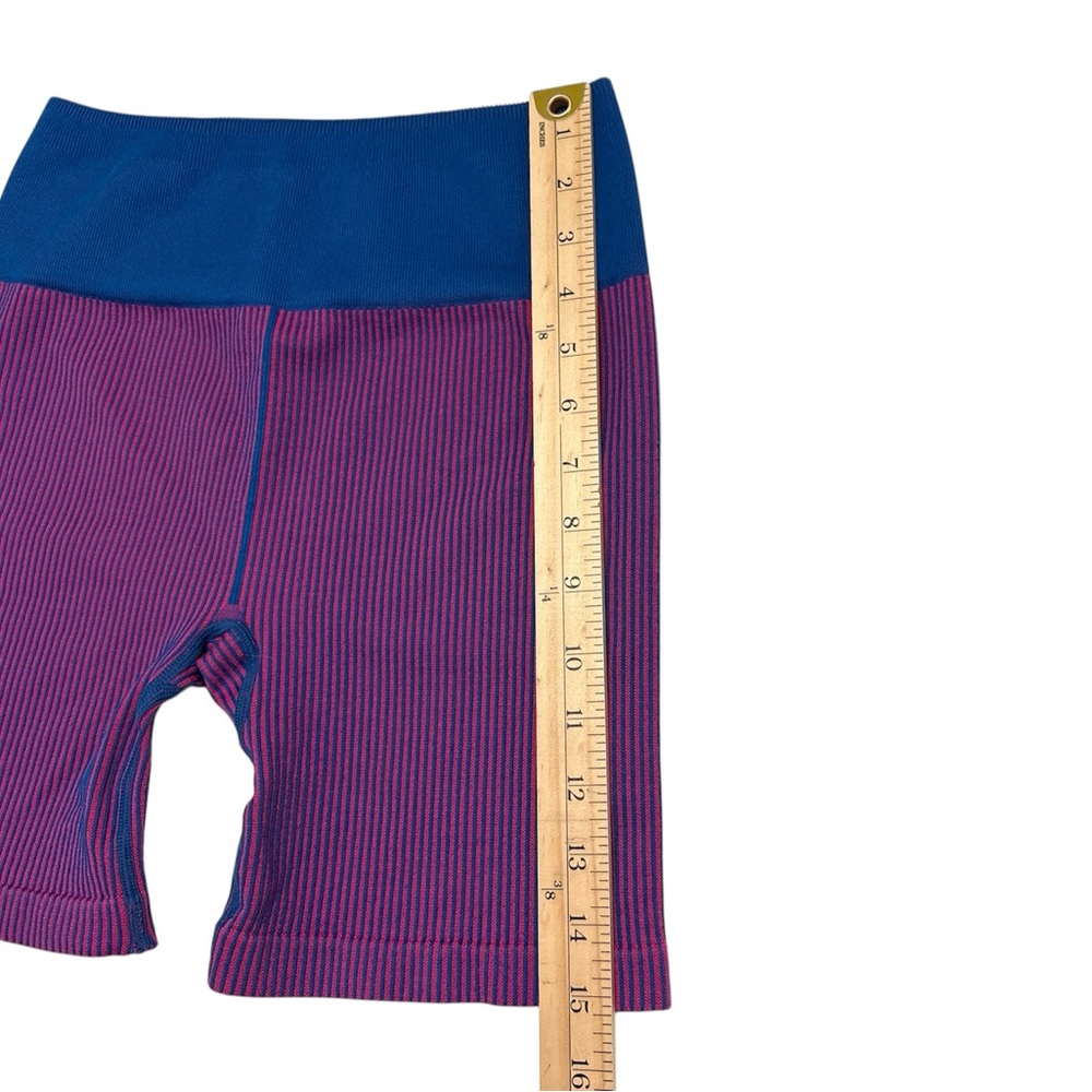 Fabletics High- Waisted Seamless Rib Short,Size S - Picture 7 of 8